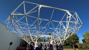 Very Large Array: Neue Radioteleskop-Antenne ist auf 3 Haare genau