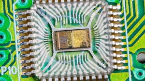 Potenzial für optische neuronale Netze: Neuer Chip kann sich selbst konfigurieren