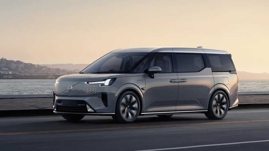 Volvo enthüllt den EM90 als ersten vollelektrischen Premium-Van Volvo enthüllt den EM90 als ersten vollelektrischen Premium-Van