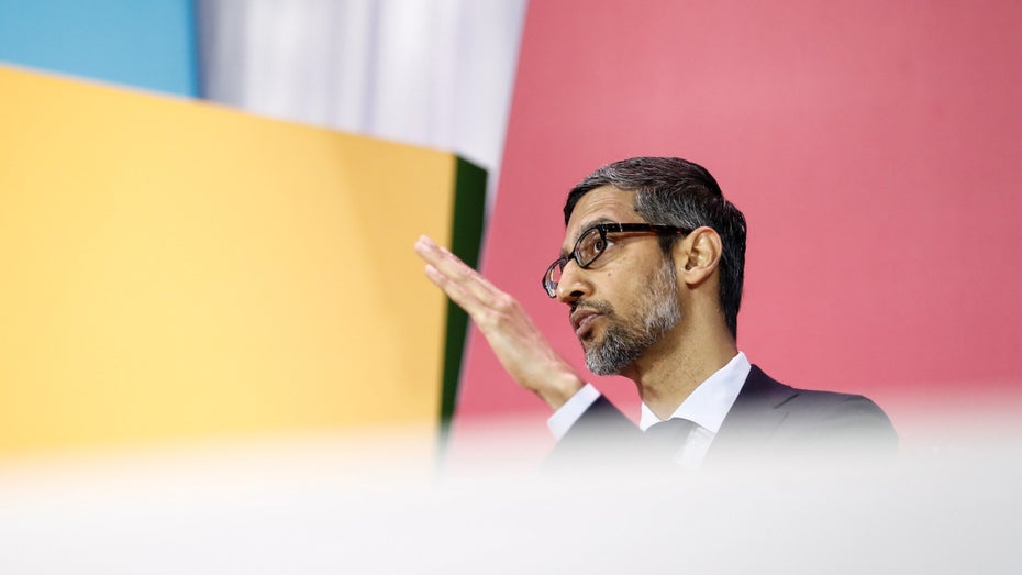 Google-Chef Sundar Pichai kann sich vorstellen, dass Menschen emotionale Beziehungen zu KI entwickeln werden. (Foto: Caroline Brehman / Picture Alliance) Google-Chef Pichai ist sich sicher: Menschen werden Beziehungen zu KI-Bots entwickeln