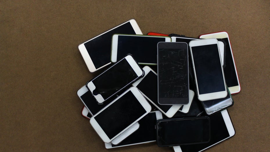 Reparieren oder recyceln? Diese Website verrät, was ihr mit eurem alten Smartphone machen könnt Reparieren oder recyceln? Diese Website verrät, was ihr mit eurem alten Smartphone machen könnt