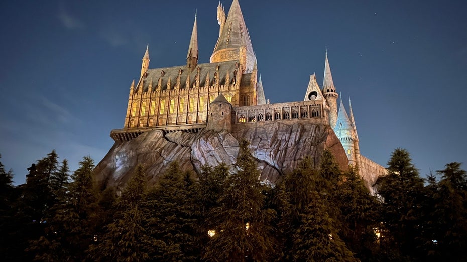 Harry Potter trifft Berghain: Bild-KI verfrachtet Zauberlehrling nach Berlin Harry Potter trifft Berghain: Bild-KI verfrachtet Zauberlehrling nach Berlin
