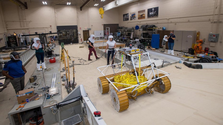 Nasa-Rover Viper: Hier kannst du zusehen, wie Ingenieure ihn zum Leben erwecken