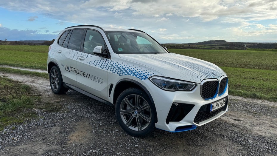BMW iX5 Hydrogen im Test: Wie gut gelingt das Wasserstoff-Experiment?
