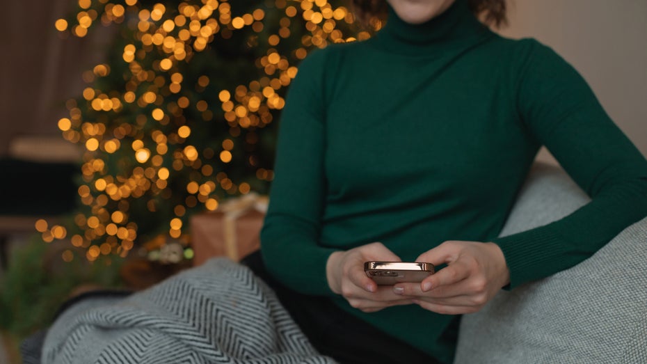 Abschalten an Weihnachten? 49 Prozent der Deutschen sind trotz Feiertage erreichbar Abschalten an Weihnachten? 49 Prozent der Deutschen sind trotz Feiertage erreichbar