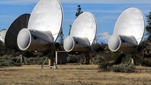 SETI-Forscher rätseln über nie gehörte Pfeifsignale eines bestimmten „Fast Radio Burst”