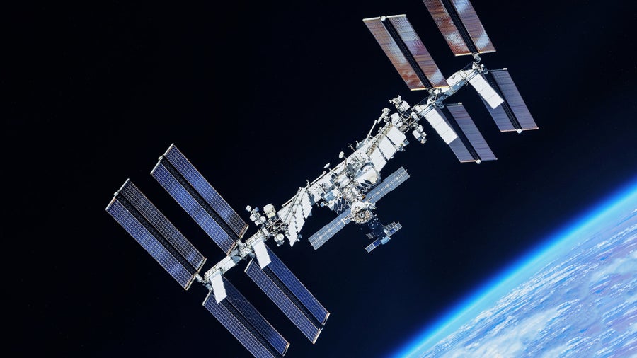Goldene Erdatmosphäre: Spektakuläres ISS-Foto zeigt seltenes Phänomen