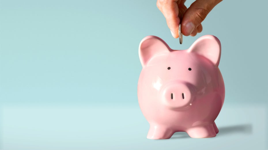 Die Deutschen sparen viel - verpassen aber Renditechancen. (Foto: Billion Photos/Shutterstock) Warum die Deutschen falsch sparen