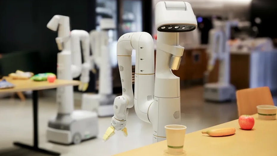 Google schreibt Roboter-Verfassung, damit KI-Helfer keine Menschen verletzen