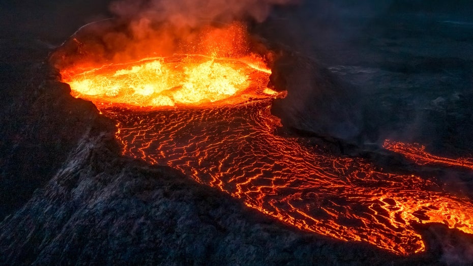 Sie wollen Magma zur Energiegewinnung nutzen. (Foto: Nikolay Zaborskikh / Shutterstock) Geothermische Energie: Isländische Forscher bohren in Magmakammer