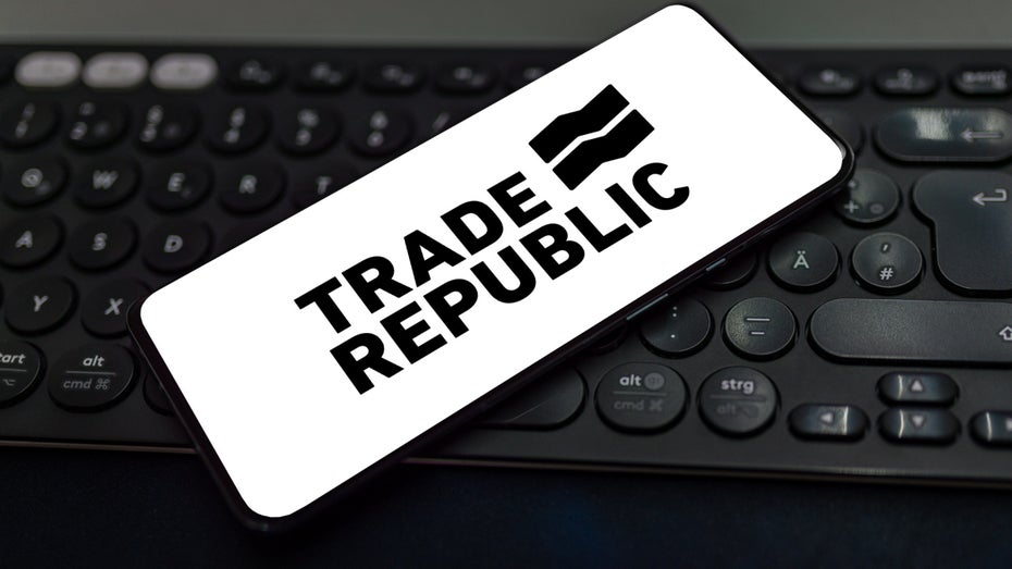 Trade Republic bietet jetzt auch ein Girokonto. (Foto: Mathias Elle / Shutterstock) Trade Republic führt Girokonto ein: Das musst du darüber wissen