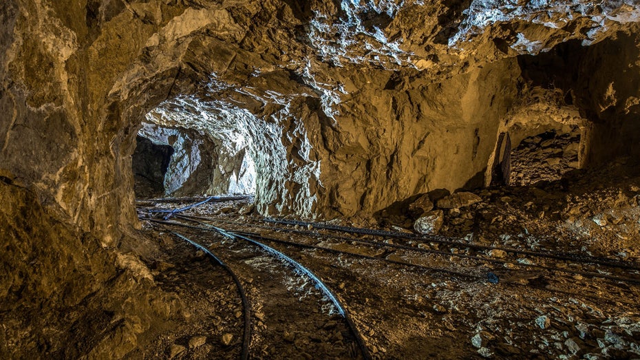 Karla gräbt tief unter ihrem Haus. (Symbolfoto: Efirso / Shutterstock) Tiktok „Tunnel Girl: Darum wurde ihr ungewöhnliches Bunker-Bauprojekt gestoppt