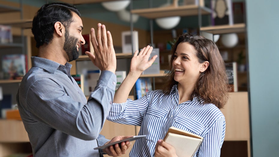 Soft Skills in der Arbeit: Was ist das – und wie kann ich sie trainieren? Soft Skills in der Arbeit: Was ist das – und wie kann ich sie trainieren?