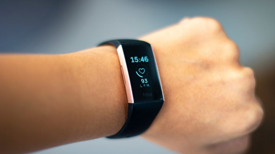 Fitbit-Fitnesstracker verlieren viele Funktionen in Europa. (Foto: Myriam B/Shutterstock) Fitbit-Fitnesstracker in Europa verlieren wichtige Funktion: Das kannst du dagegen tun