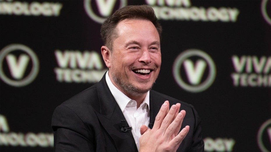 Übernimmt Musk nach X auch Tiktok? (Foto: Frederic Legrand - COMEO / Shutterstock) Kurz vor Tiktok-Aus in den USA: Chinesische Regierung soll Verkauf an Elon Musk erwägen