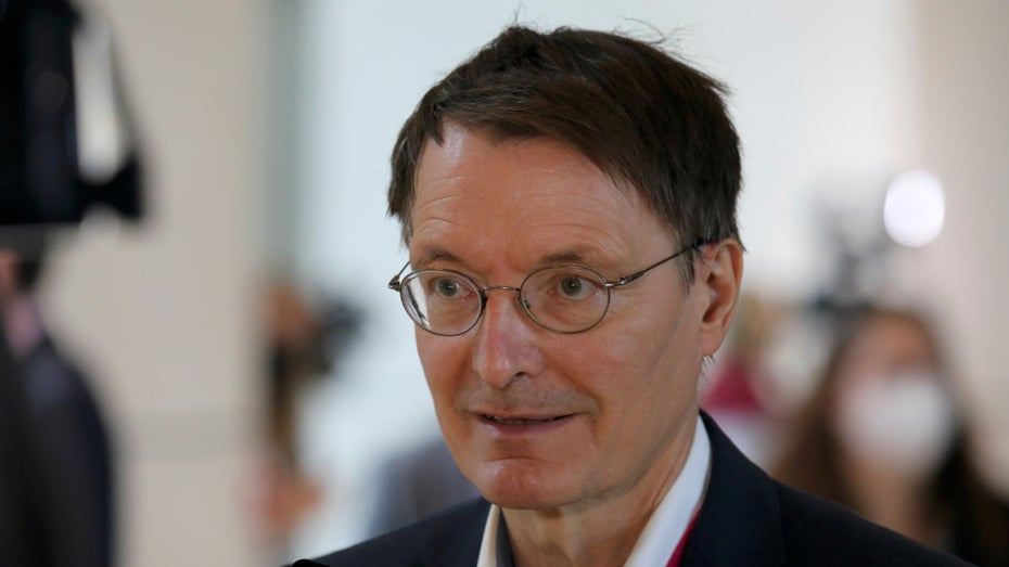 Karl Lauterbach auf Tiktok: „Soziale Medien nicht der AfD überlassen“ Karl Lauterbach auf Tiktok: „Soziale Medien nicht der AfD überlassen“