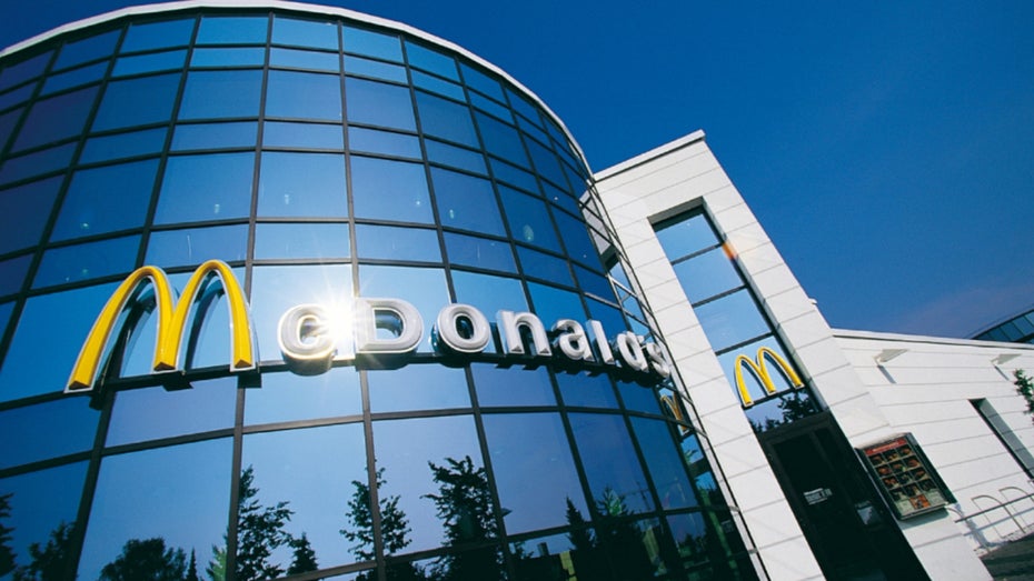 Big-Mac-Alarm: McDonald’s erlebt globalen System-Kollaps – zurück zum Bargeld