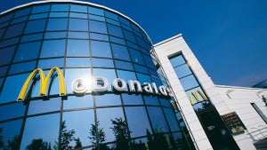 Big-Mac-Alarm: McDonald's erlebt globalen System-Kollaps – zurück zum Bargeld
