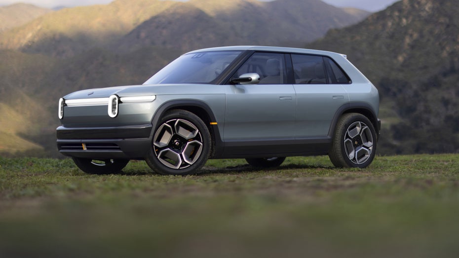 Überraschung: Tesla-Konkurrent Rivian zeigt zwei neue elektrische SUVs Überraschung: Tesla-Konkurrent Rivian zeigt zwei neue elektrische SUVs