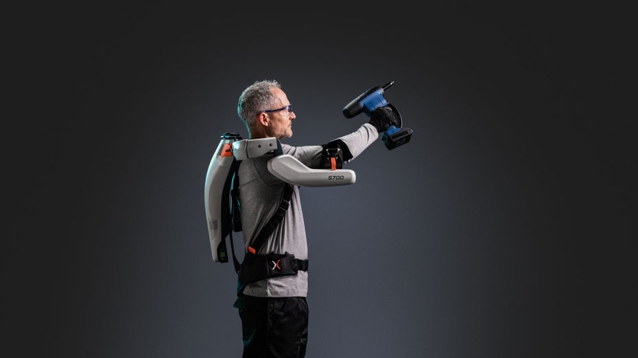 Exoskelett auf der Hannover Messe: So fühlt sich ein „Roboter zum Anschnallen“ an Exoskelett auf der Hannover Messe: So fühlt sich ein „Roboter zum Anschnallen“ an