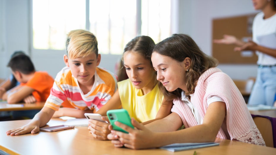 Australische Kinder und Jugendliche sollen keinen Zugang zu den sozialen Medien bekommen. (Foto: BearFotos / Shutterstock) Instagram, Tiktok und Co.: Australien will soziale Medien erst ab 16 Jahren erlauben