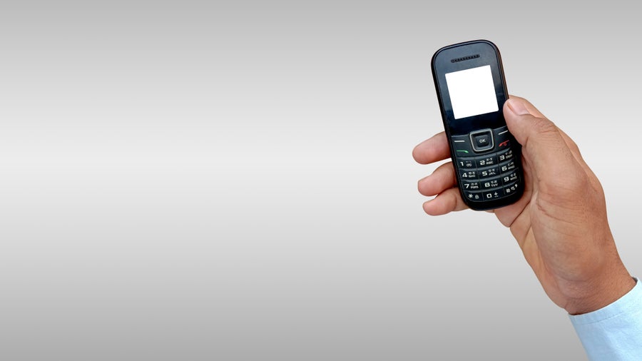 Gen Z tauscht iPhone gegen Nokia 3310: Warum „Dumbphones” plötzlich cool sind