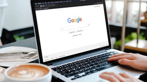 Googles Furcht vor KI-Konkurrenz: Top-Manager treibt Mitarbeiter zu mehr Tempo an