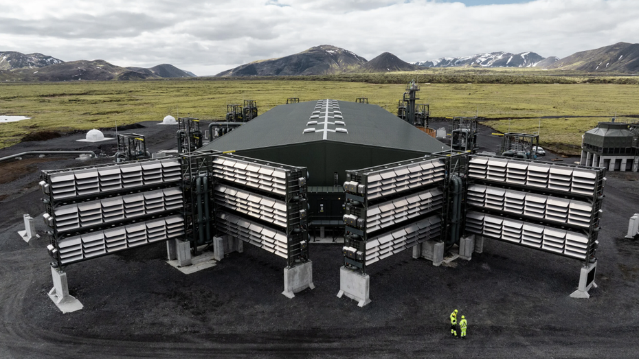 Weltgrößter CO2-Filter startet in Island: Wie die „Staubsauger“ funktionieren und was sie bringen