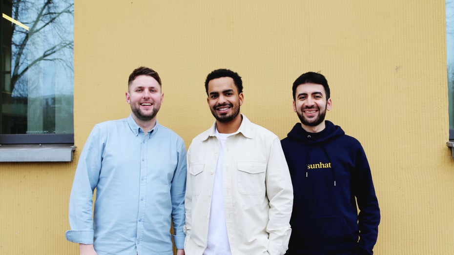 Wollen mit ihrem Startup die Nachhaltigkeitsberichterstattung zu einer Chance machen: die Sunhat-Gründer Lukas Vogt, Alexander Behr und Ali Kamalizade (von links). (Foto: Sunhat) Kein Fokus auf KI als Verkaufsargument: So will Sunhat in der Nachhaltigkeitsbranche durchstarten