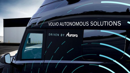 Volvo zeigt seinen ersten selbstfahrenden Truck für die Massenfertigung
