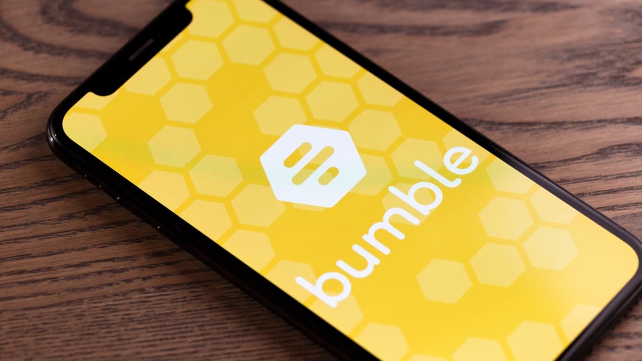 Bumble hat große Pläne für die Zukunft. (Foto: XanderSt / Shutterstock) KI übernimmt: Bumbles Plan für die Zukunft des Onlinedating