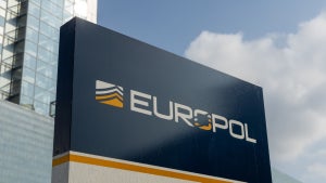 Europol gehackt: Betrüger stehlen Daten und verkaufen sie auf dem Schwarzmarkt