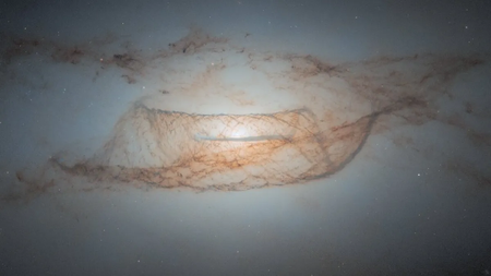 Optische Täuschung? Hubble fotografiert ungewöhnliche linsenförmige Galaxie