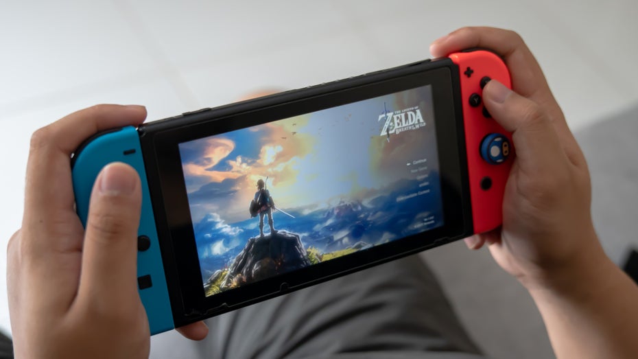 Die Switch verliert einige Features. (Foto: Arief Syauqi / Shutterstock) Nintendo trennt sich von X: Diese Switch-Features werden abgeschaltet