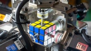 Schneller als du blinzelst: Dieser Computer löst Rubiks-Zauberwürfel in 300 Millisekunden