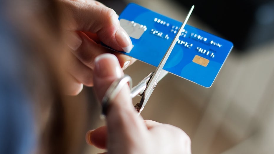 Sicher und umweltfreundlich: So entsorgt ihr alte EC- und Kreditkarten richtig