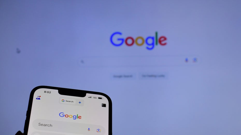 Wird die eigene Website in der Google-Suche ausgespielt, ist das eigentlich positiv – was passiert jedoch, wenn sie zum falschen Keyword rankt? (Foto: Charles McClintock Wilson / Shutterstock) Google-Insider John Mueller: Das hilft gegen Ranking zu falschen Keywords