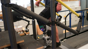 „Als ob ich mein Bein wiederhabe”: MIT entwickelt bionische Prothese mit direkter Gehirnsteuerung