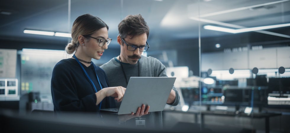 5 Möglichkeiten zur KI-Implementierung im Unternehmen 5 Möglichkeiten zur KI-Implementierung im Unternehmen