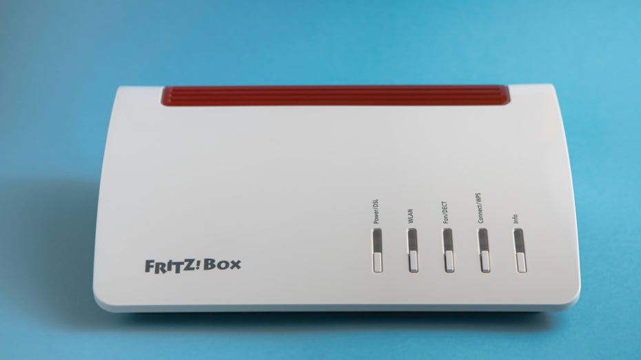 Eine Fritzbox. (Foto: SLindenau / Shutterstock) FritzOS 7.9: So soll das Update dein Heimnetzwerk optimieren