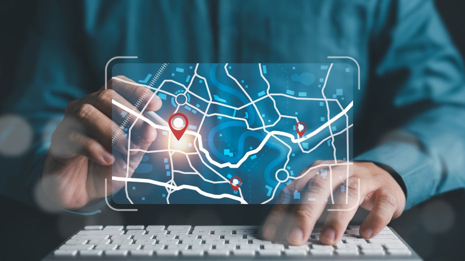 Instagram kann Standorte auf einer Karte anzeigen. (Foto: RerF_Studio / Shutterstock) Standort-Sharing auf Instagram: Praktisch oder riskant? Das müsst ihr wissen