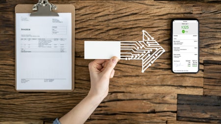 Die E-Rechnung ist da: Was Selbstständige und Unternehmen für 2025 wissen müssen