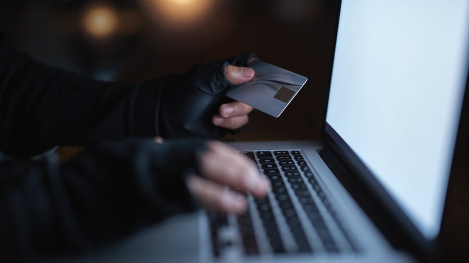 Neue Betrugsmaschen im Netz: So tricksen Kriminelle Bankkund:innen aus. (Foto: PeopleImages.com - Yuri A / Shutterstock) Onlinebanking-Betrug boomt: Deutschland auf Platz 2 bei Phishing-Angriffen