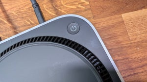 Mac Mini: Drei kreative Lösungen für den Einschaltknopf auf der Unterseite