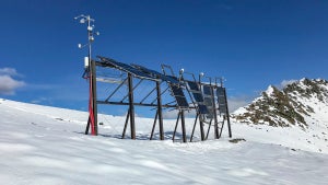 Photovoltaik-Anlagen an Schweizer Berghängen sind begehrt – aber schwierig zu installieren
