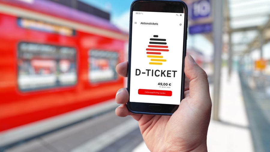Betrugsfalle Deutschland-Ticket: So erkennst du die Maschen der Kriminellen Betrugsfalle Deutschland-Ticket: So erkennst du die Maschen der Kriminellen