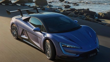 Dieses E-Auto kann einfach über Schlaglöcher springen