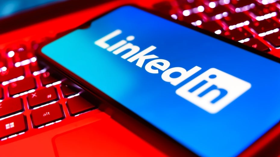Klage gegen Linkedin: So soll das soziale Netzwerk Nutzerdaten unerlaubt für KI-Training verwendet haben Klage gegen Linkedin: So soll das soziale Netzwerk Nutzerdaten unerlaubt für KI-Training verwendet haben