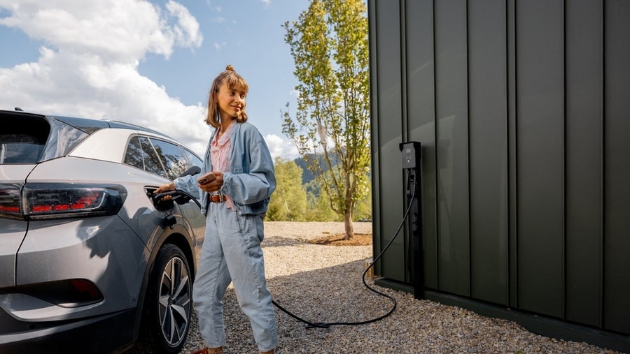 Elektroautos schlagen Verbrenner: So viel niedriger waren die Antriebskosten 2024