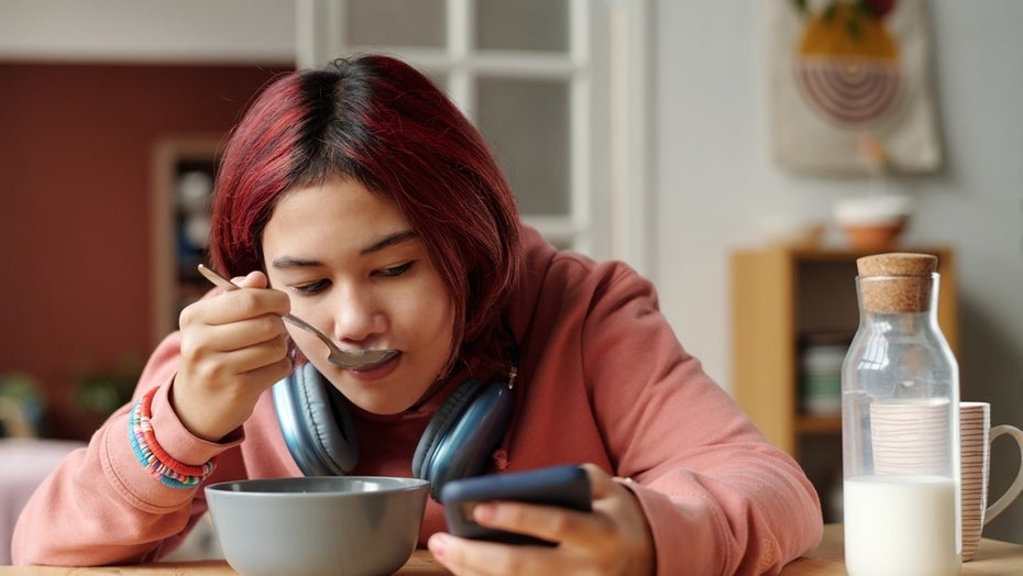 „Digitale Fettleibigkeit“: Sind wir alle süchtig nach Informations-Fast-Food? „Digitale Fettleibigkeit“: Sind wir alle süchtig nach Informations-Fast-Food?